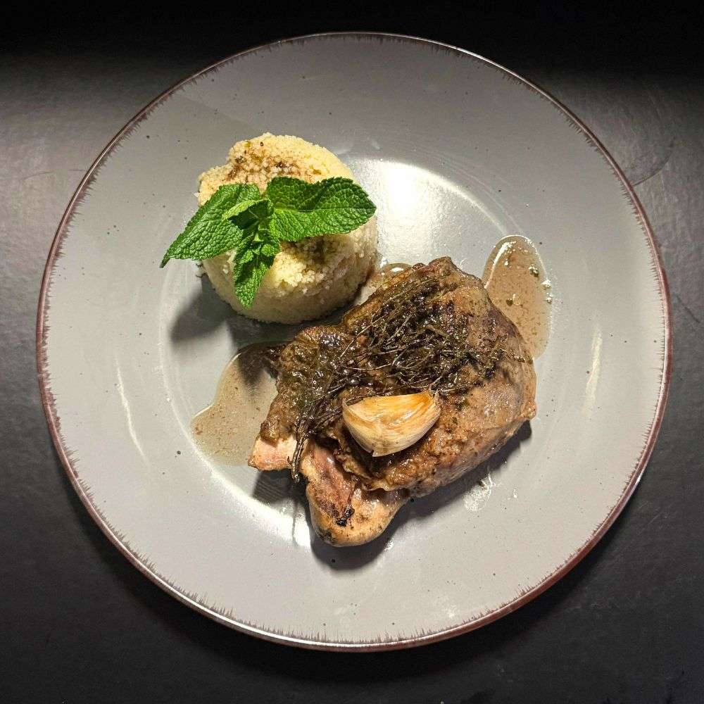 Galta de cerdo cocinada a baja temperatura